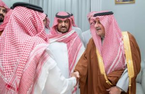 أمير منطقة تبوك يقدم تعازيه لأسرة الفقيد جارالله القحطاني بتبوك